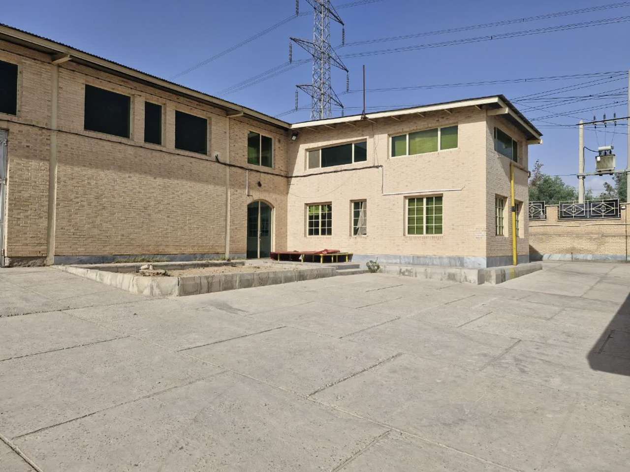 اجاره سوله غذایی در عباس آباد 1160متر _ املاک صنعت سوله