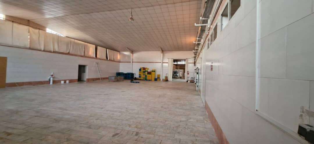 فروش کارخانه تولید لبنیات با تجهیزات کامل - شهرک صنعتی عباس‌آباد _ املاک صنعت سوله