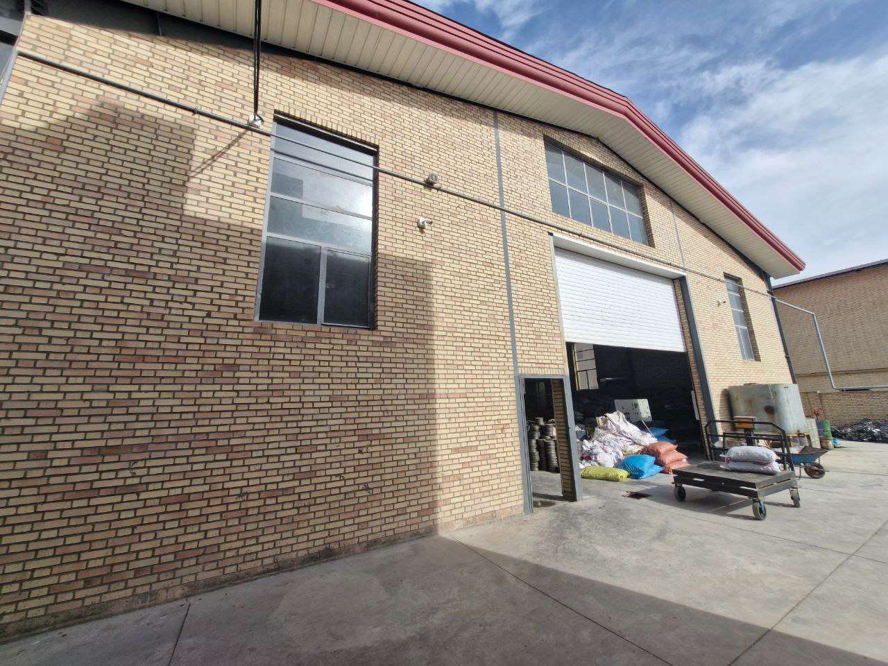  اجاره سوله صنعتی با جواز فلزی - شهرک صنعتی شنزار 1000 متر _ املاک صنعت سوله