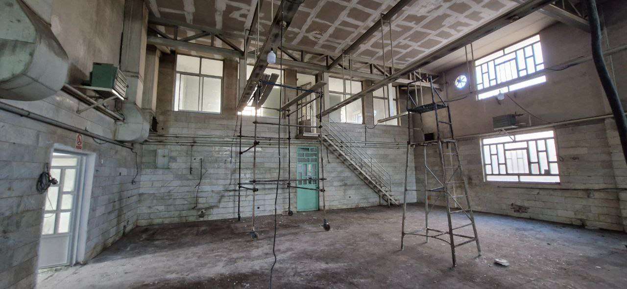 اجاره سوله ریسندگی و بافندگی با جواز معتبر - شهرک صنعتی عباس‌آباد1300 متر _ املاک صنعت سوله