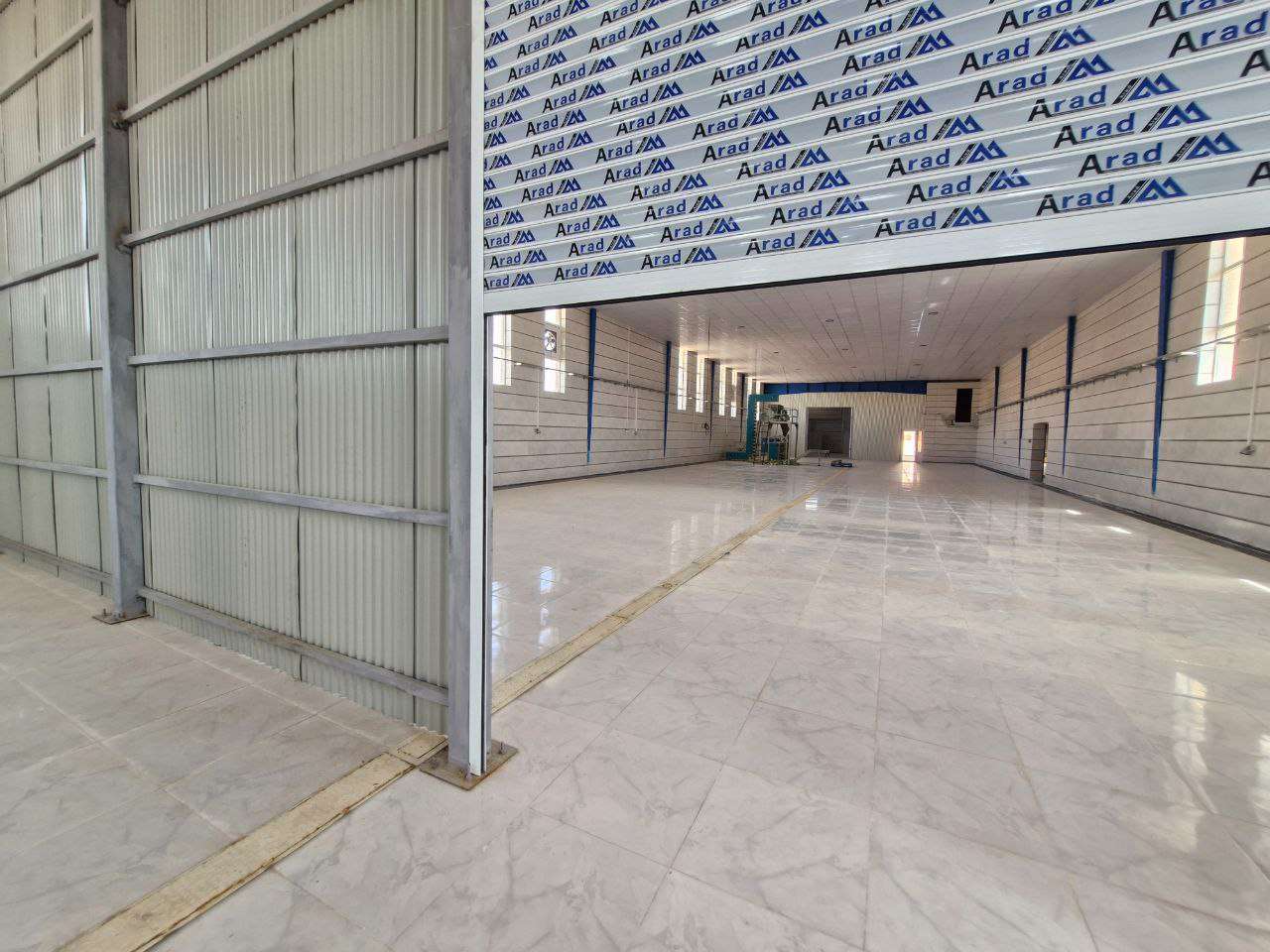 اجاره سوله بسته‌بندی حبوبات با جواز معتبر - شهرک صنعتی گرمسار 1260 متر _ املاک صنعت سوله