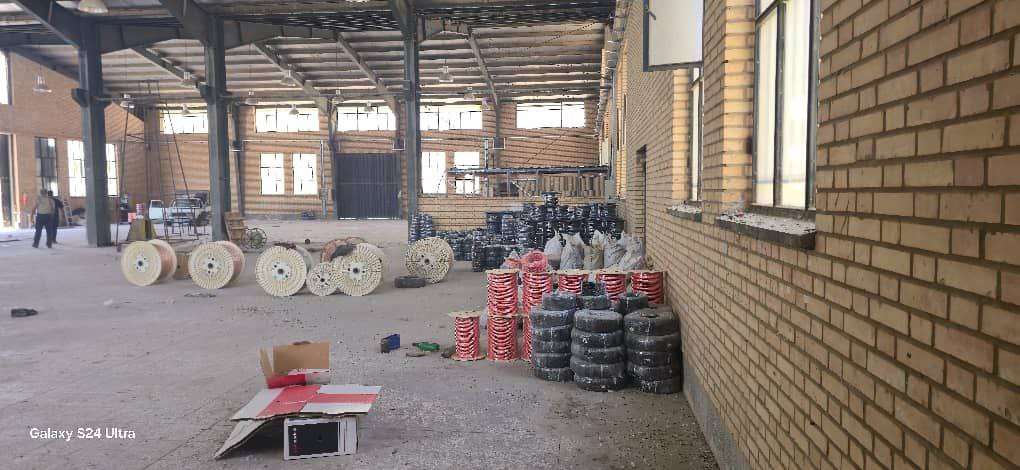  اجاره سوله کابل‌سازی با جواز معتبر - شهرک صنعتی عباس‌آباد 1200 متر _ املاک صنعت سوله