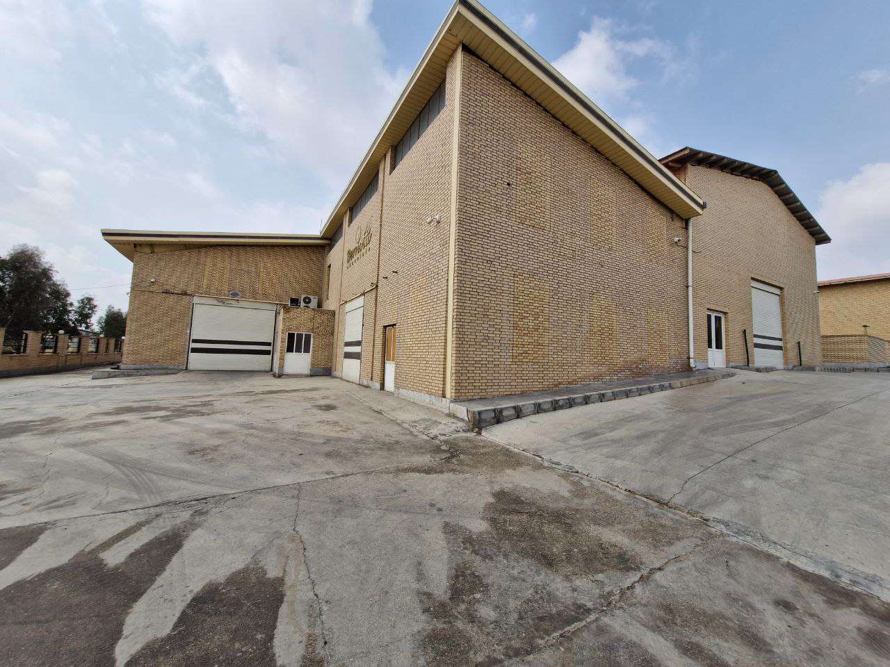  اجاره سوله تولید شکلات با جواز معتبر - شهرک صنعتی ایوانکی 1200 متر _ املاک صنعت سوله