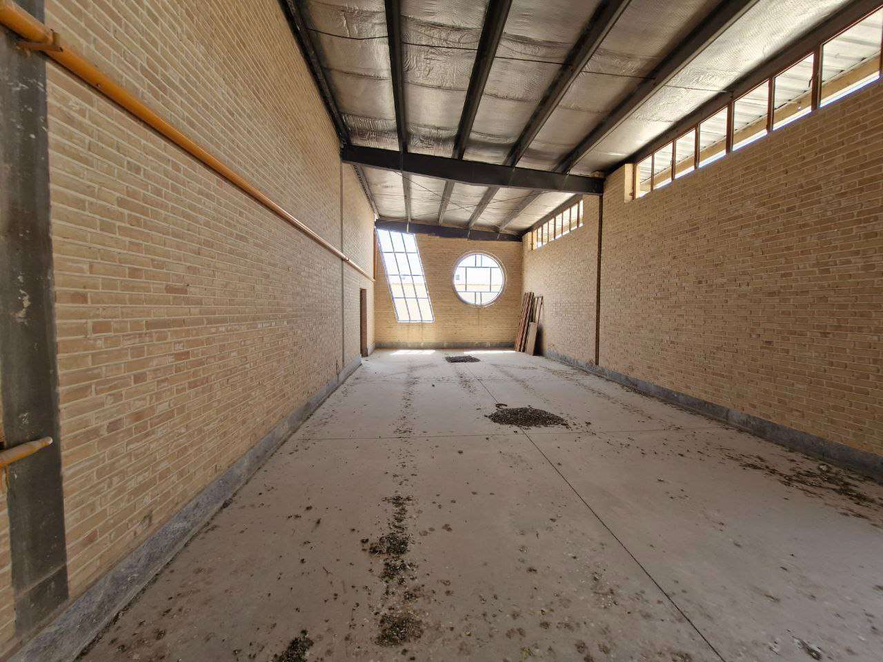 فروش سوله تولید دوغ و لبنیات با پروانه معتبر - شهرک صنعتی عباس‌آباد 1250 متر _ املاک صنعت سوله