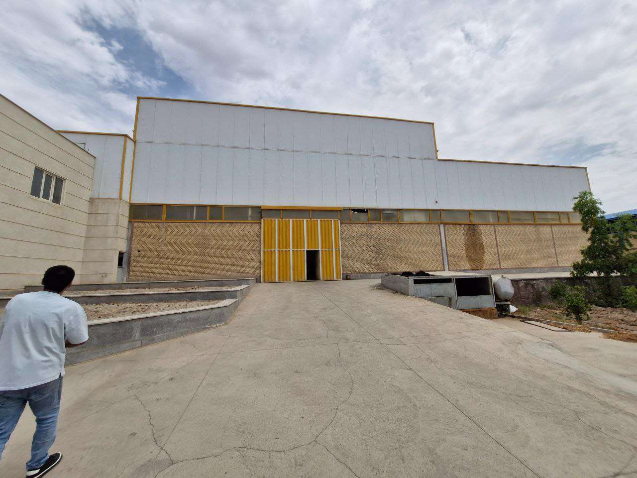 فروش سوله تولید قطعات سنگین خودرو با ظرفیت بالا - شهرک صنعتی شنزار 4000 متر _ املاک صنعت سوله