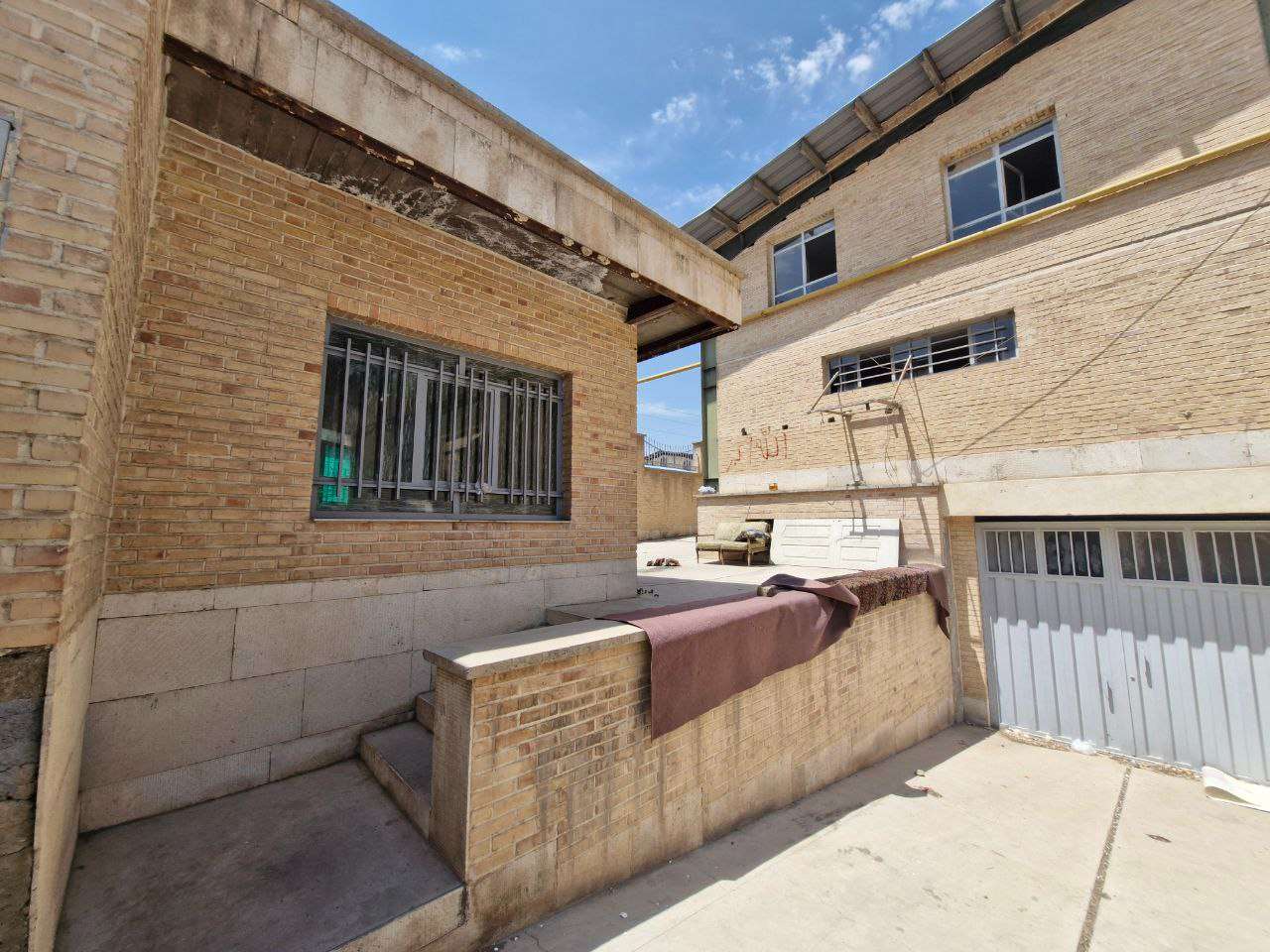 اجاره سوله تولید سلفون و نایلون با پروانه معتبر - شهرک صنعتی عباس‌آباد 1400 متر _ املاک صنعت سوله