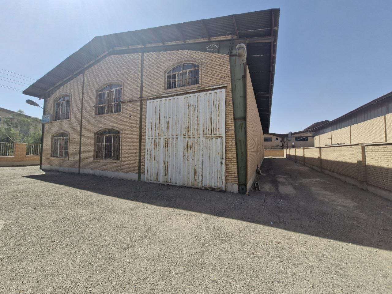 🏭  فروش سوله تولید چوب - شهرک صنعتی پایتخت ۶۰۰ متر _ املاک صنعت سوله