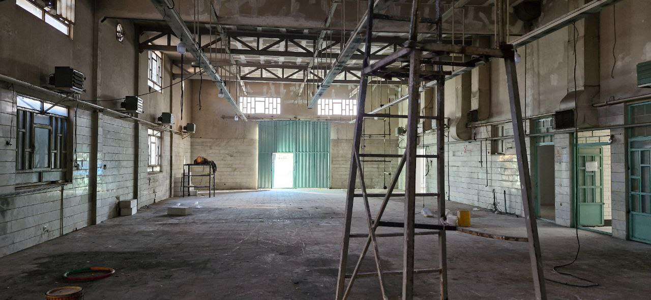 اجاره سوله ریسندگی و بافندگی با جواز معتبر - شهرک صنعتی عباس‌آباد1300 متر _ املاک صنعت سوله