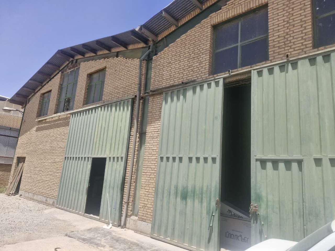 فروش سوله در پایتخت با برق ۱۰۰ و زون شیمیایی _ املاک صنعت سوله