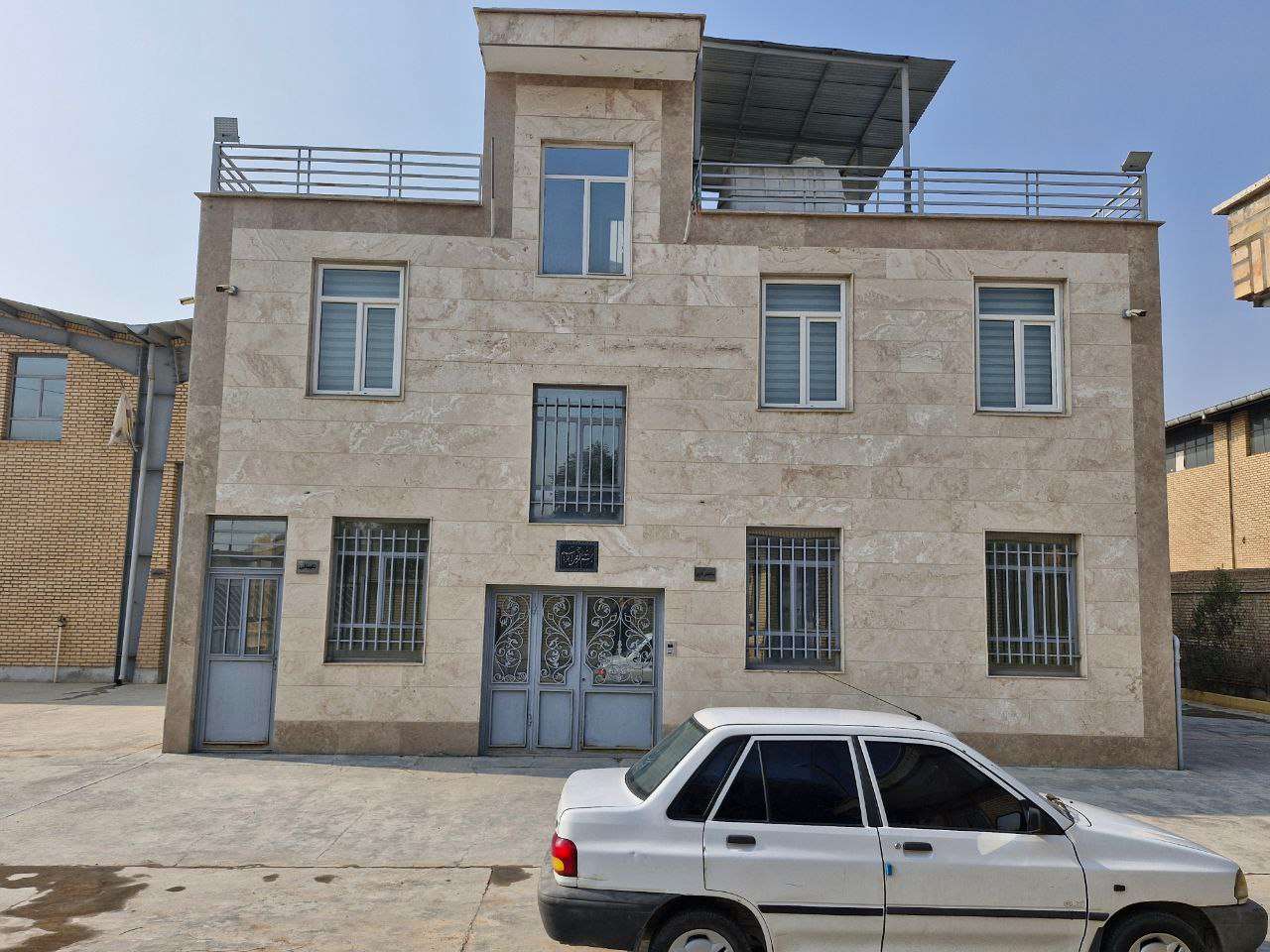 اجاره سوله سلولزی با جواز معتبر - شهرک صنعتی ایوانکی 1600 متر _ املاک صنعت سوله