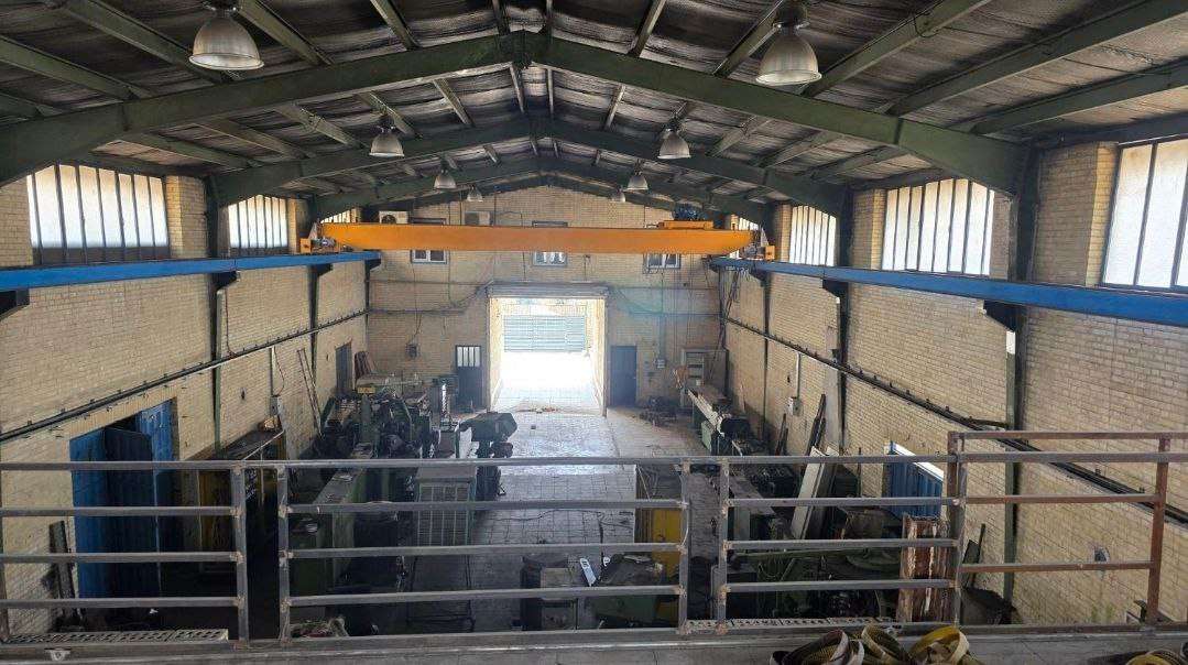 فروش سوله صنایع فلزی با جرثقیل سقفی - شهرک صنعتی عباس‌آباد 600متر _ املاک صنعت سوله