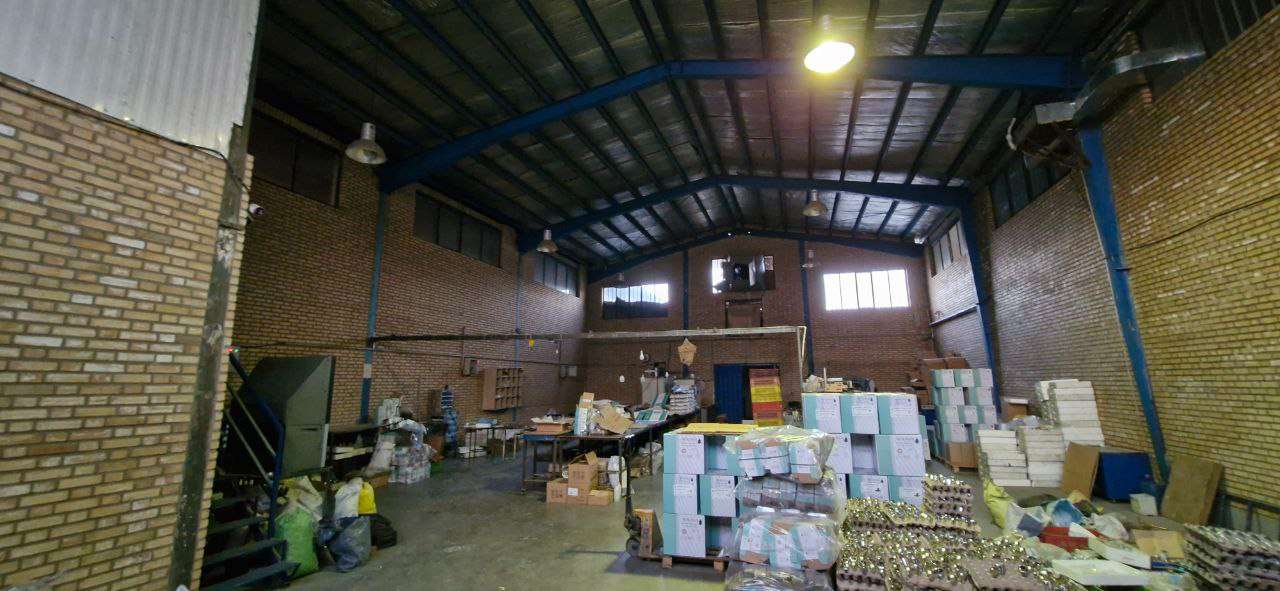  فروش سوله تولید شیرآلات با پروانه معتبر - شهرک صنعتی عباس‌آباد 2110 متر _ املاک صنعت سوله