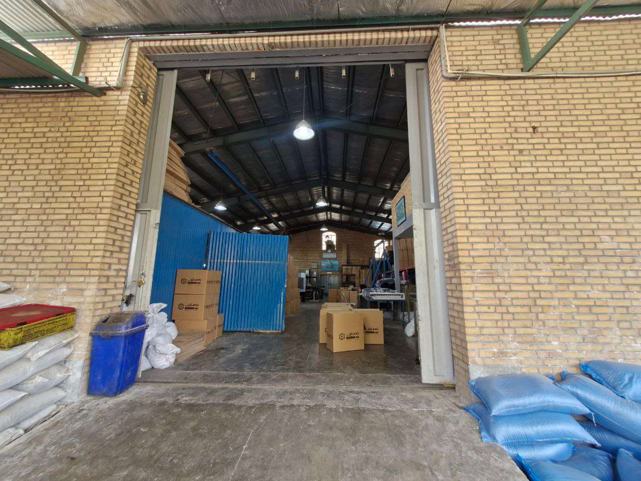 اجاره سوله پلاستیک با جواز معتبر - شهرک صنعتی عباس‌آباد 400 متر _ املاک صنعت سوله