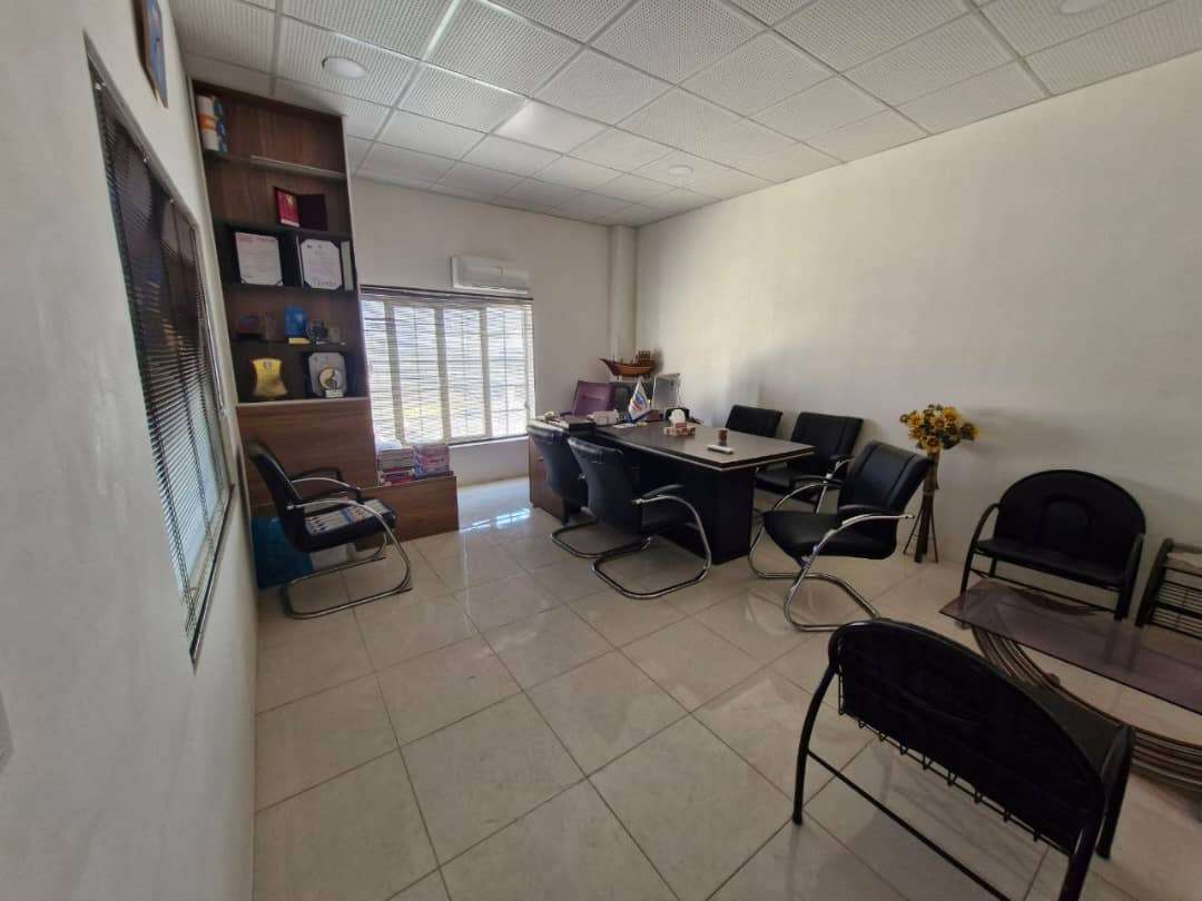  فروش کارخانه تولید شوینده با پروانه معتبر - شهرک صنعتی گرمسار450متر _ املاک صنعت سوله