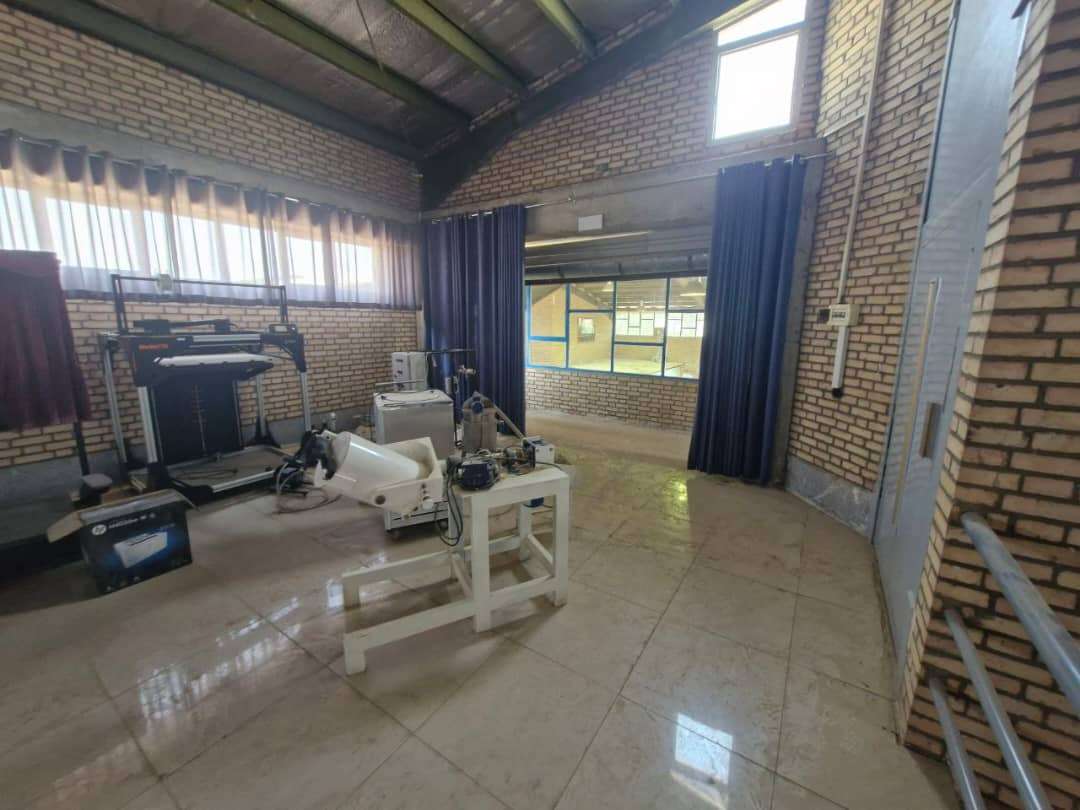 فروش کارخانه تولید چوب با پروانه معتبر - شهرک صنعتی عباس‌آباد1800متر _ املاک صنعت سوله