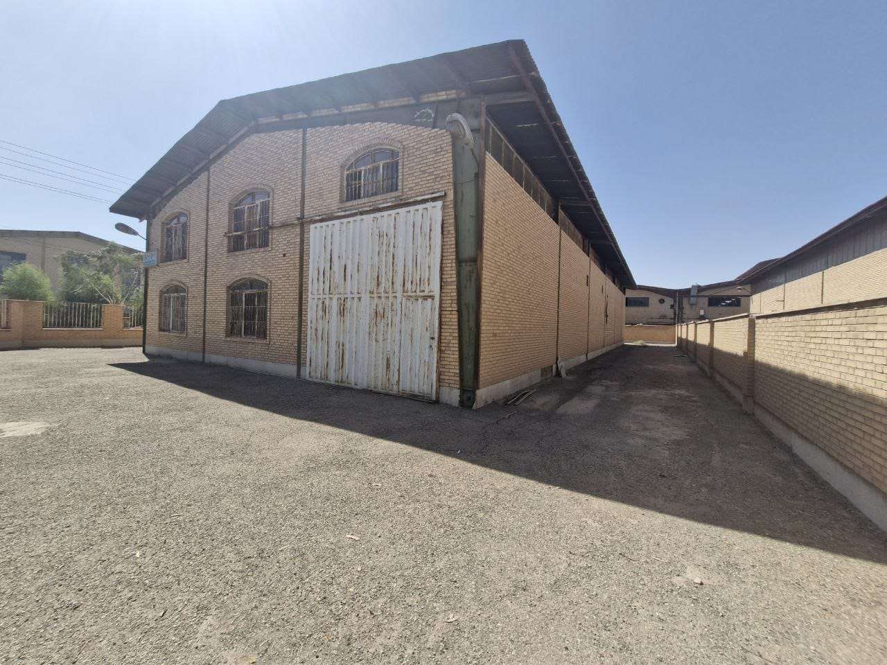 🏭  فروش سوله تولید چوب - شهرک صنعتی پایتخت ۶۰۰ متر _ املاک صنعت سوله