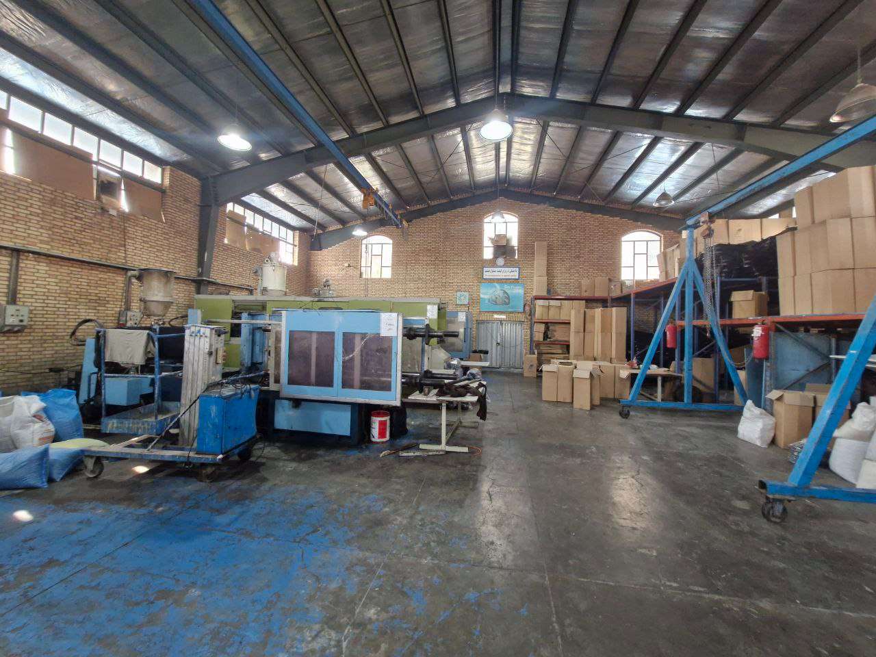 اجاره سوله پلاستیک با جواز معتبر - شهرک صنعتی عباس‌آباد 400 متر _ املاک صنعت سوله