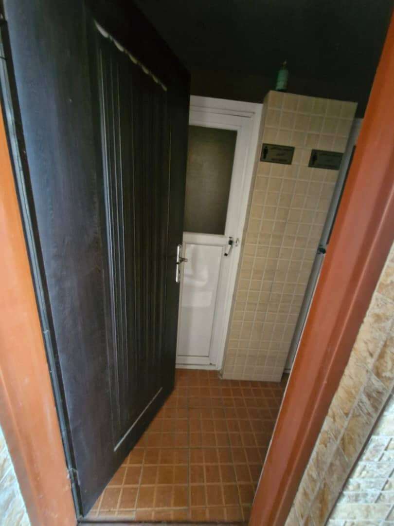  فروش کارخانه تولید شوینده با پروانه معتبر - شهرک صنعتی گرمسار450متر _ املاک صنعت سوله