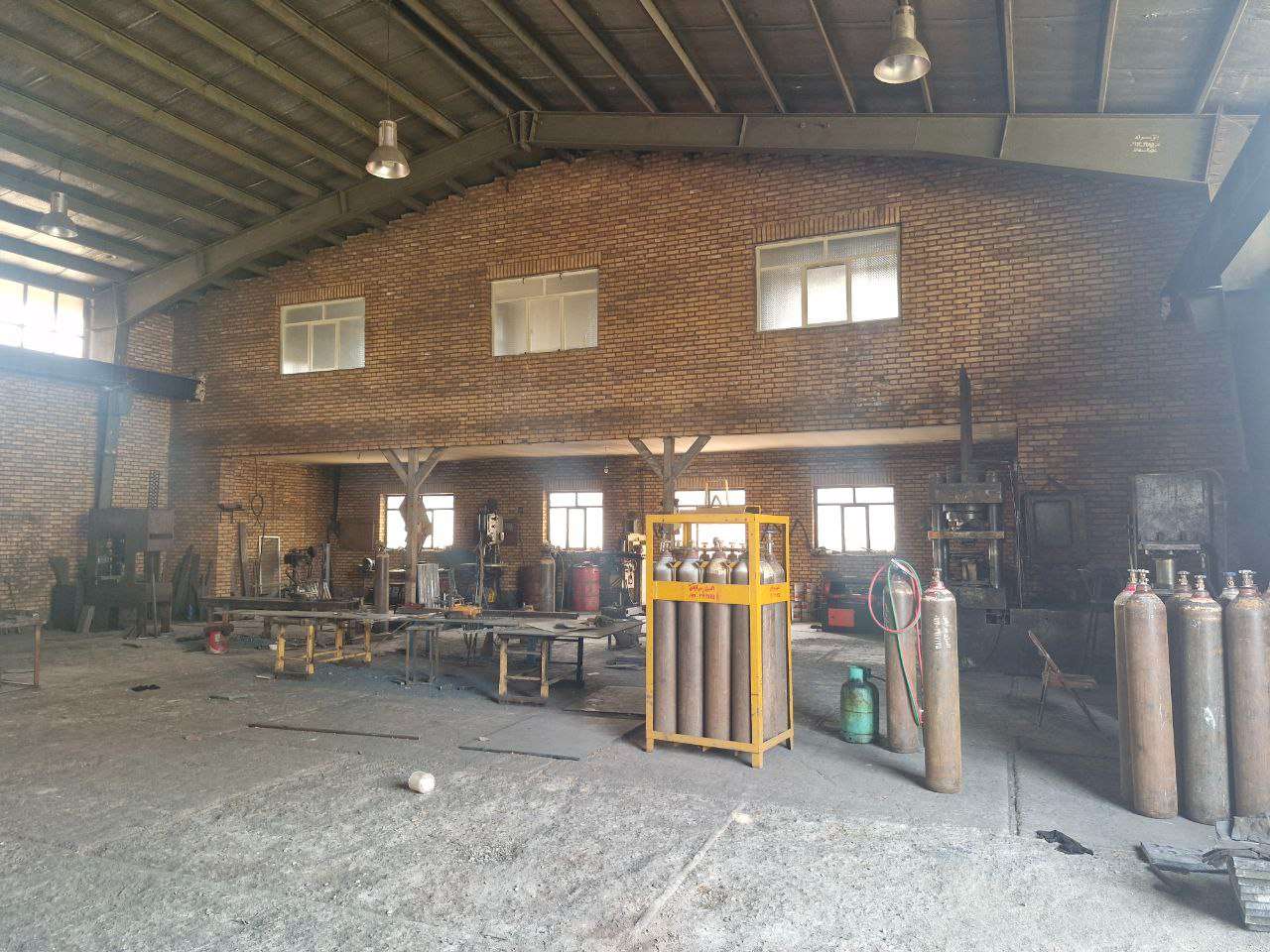 فروش سوله صنعتی ۱۰۶۴ متری در شهرک صنعتی عباس‌آباد _ املاک صنعت سوله