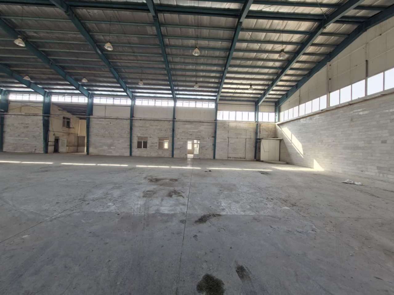 اجاره سوله در شهرک صنعتی خوارزمی با زون غذایی _ املاک صنعت سوله