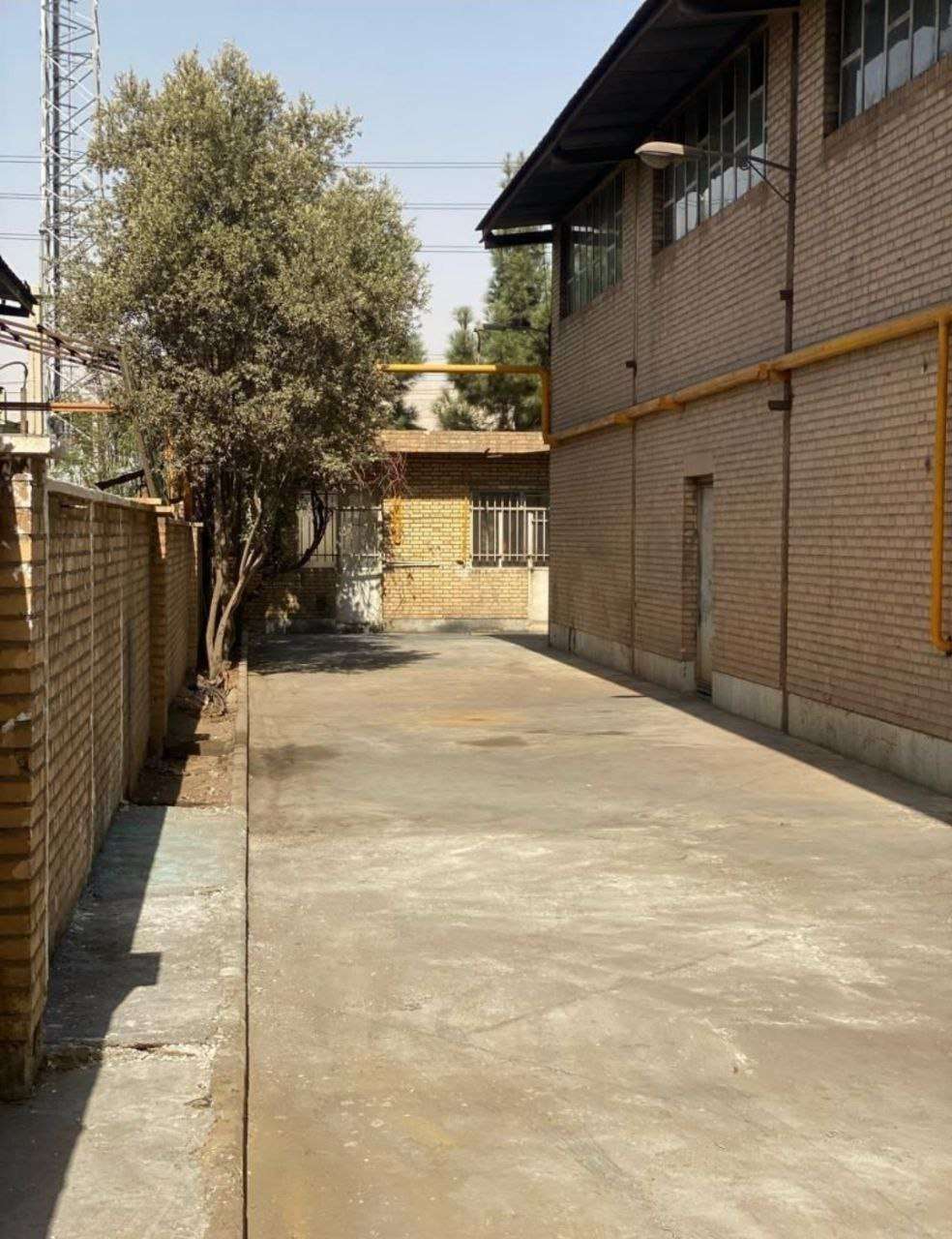 اجاره سوله صنعتی با جواز فلزی - شهرک صنعتی عباس‌آباد 700 متر _ املاک صنعت سوله