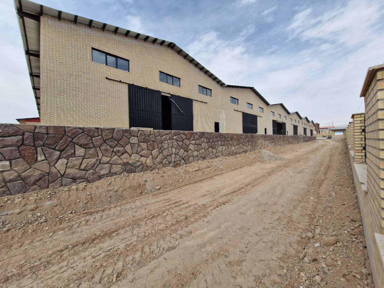 اجاره مجموعه صنعتی با جواز فلزی - شهرک صنعتی شنزار 6500 متر _ املاک صنعت سوله