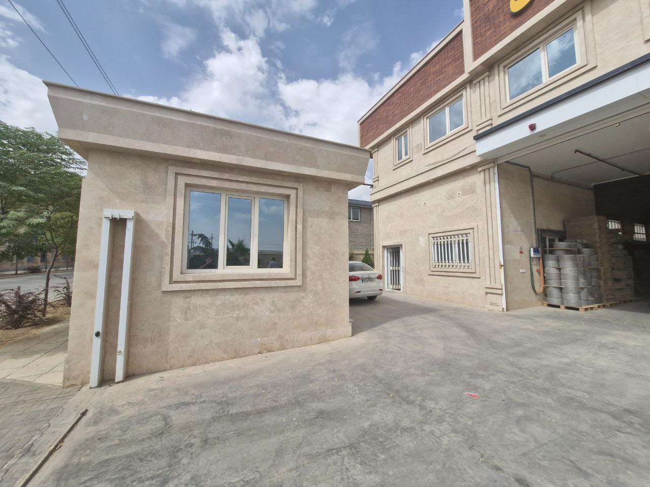 فروش سلولزی _ شهرک صنعتی شنزار 900متر _ املاک صنعت سوله