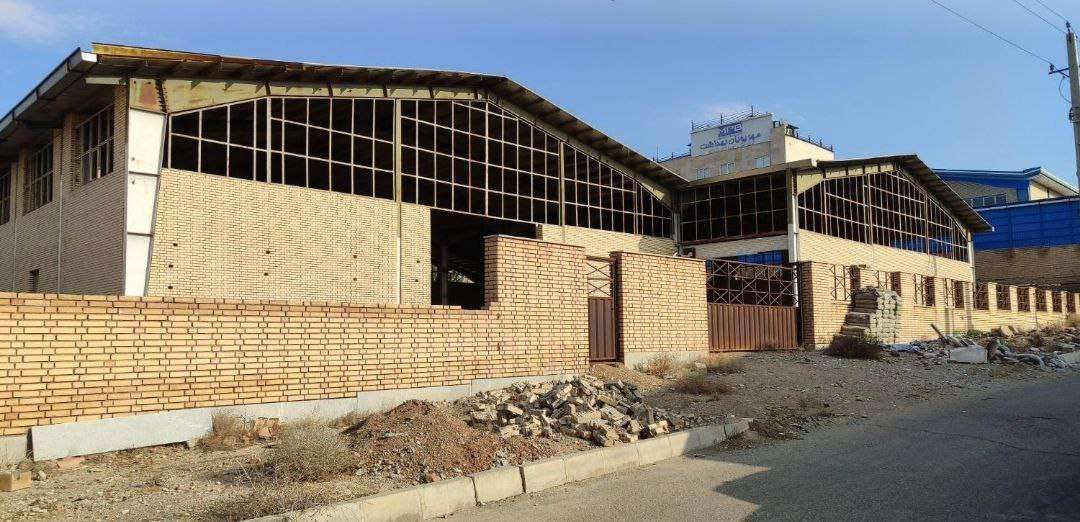 فروش سوله صنعتی نوساز با انشعابات خریداری شده - شهرک صنعتی عباس‌آباد 1000 متر _ املاک صنعت سوله