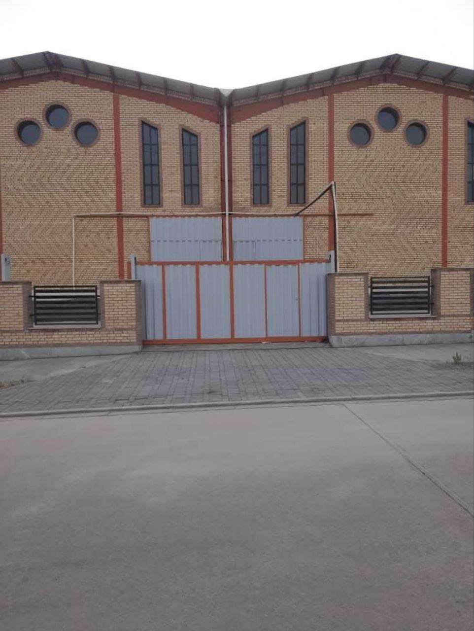 اجاره سوله صنعتی با جواز فلزی - شهرک صنعتی شنزار 1100 متر _ املاک صنعت سوله