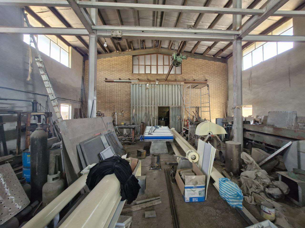 فروش سوله تراشکاری با جواز معتبر 216 متر _ املاک صنعت سوله