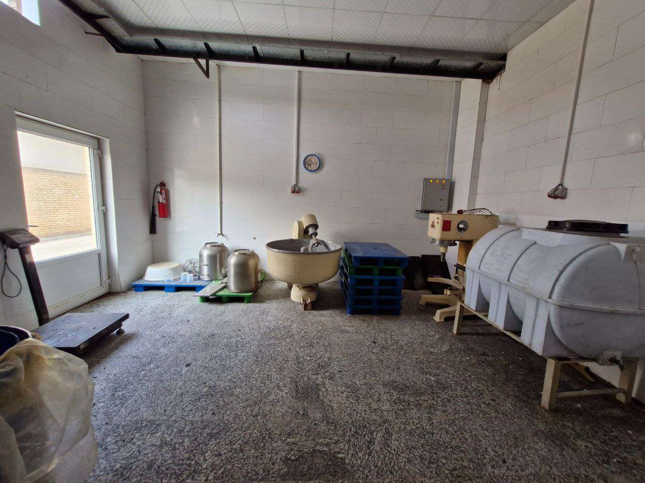  اجاره سوله تولید شکلات با جواز معتبر - شهرک صنعتی ایوانکی 1200 متر _ املاک صنعت سوله