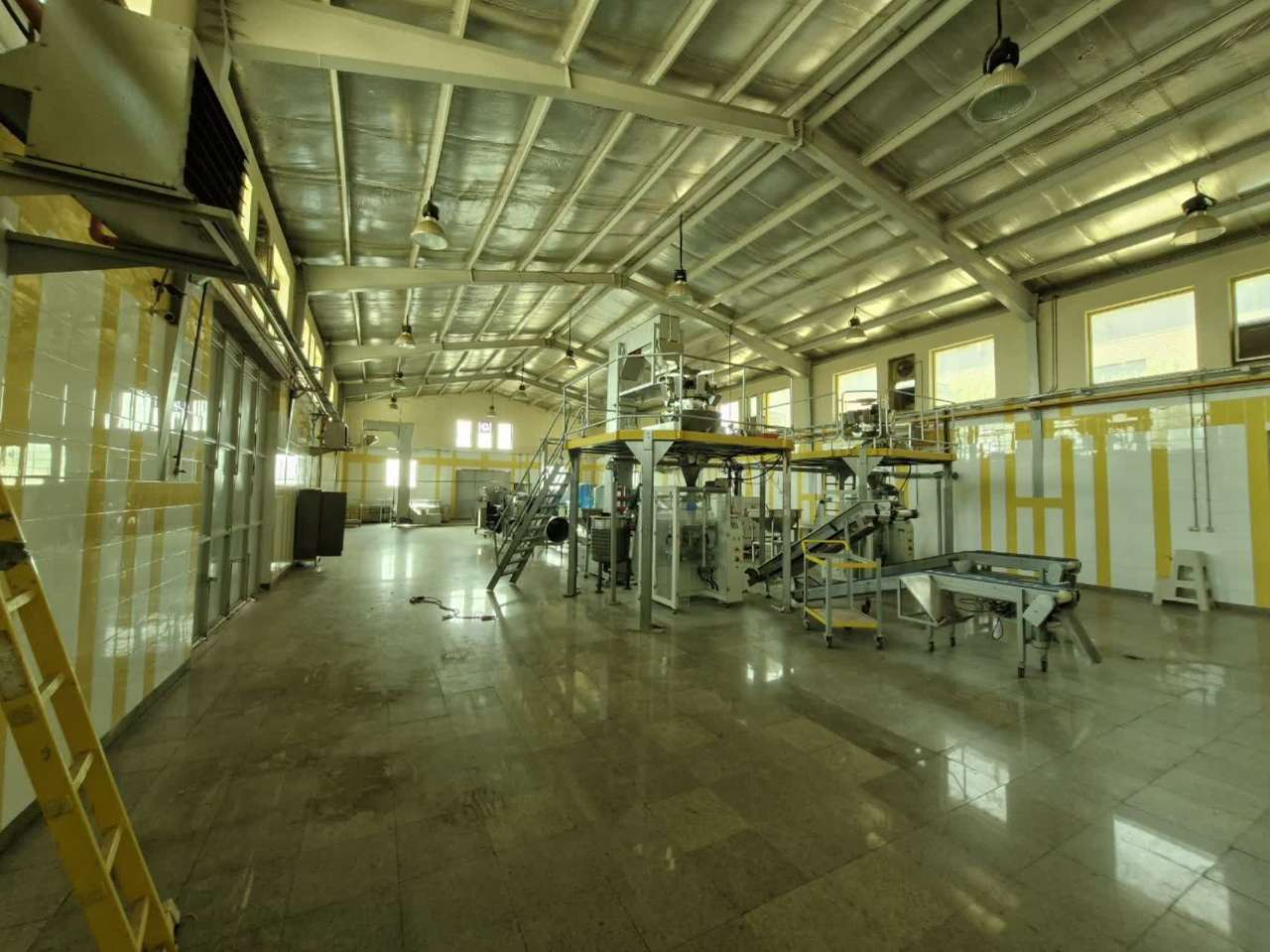 اجاره سوله غذایی در عباس آباد 1160متر _ املاک صنعت سوله