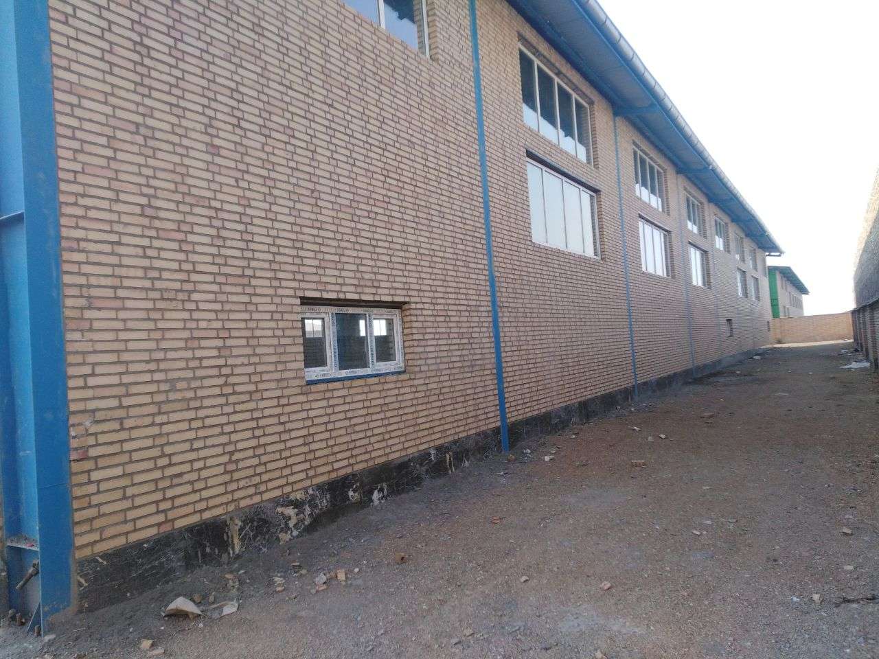 اجاره سوله تولید رنگ با پروانه معتبر - شهرک صنعتی ایوانکی 1550 متر _ املاک صنعت سوله