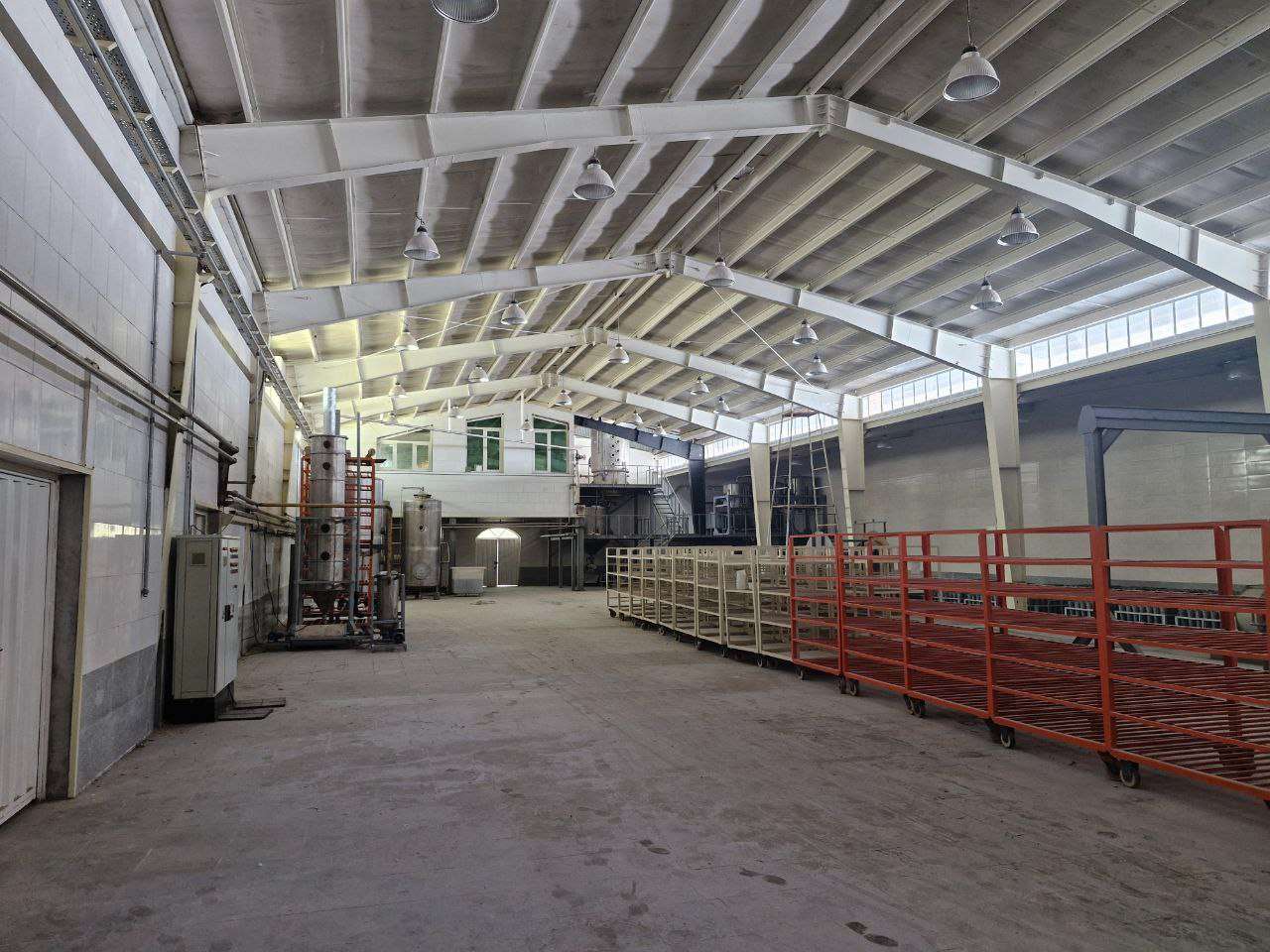  فروش سوله تولید حبوبات، ادویه‌جات، قند و آبنبات با پروانه معتبر 4000متر _ املاک صنعت سوله