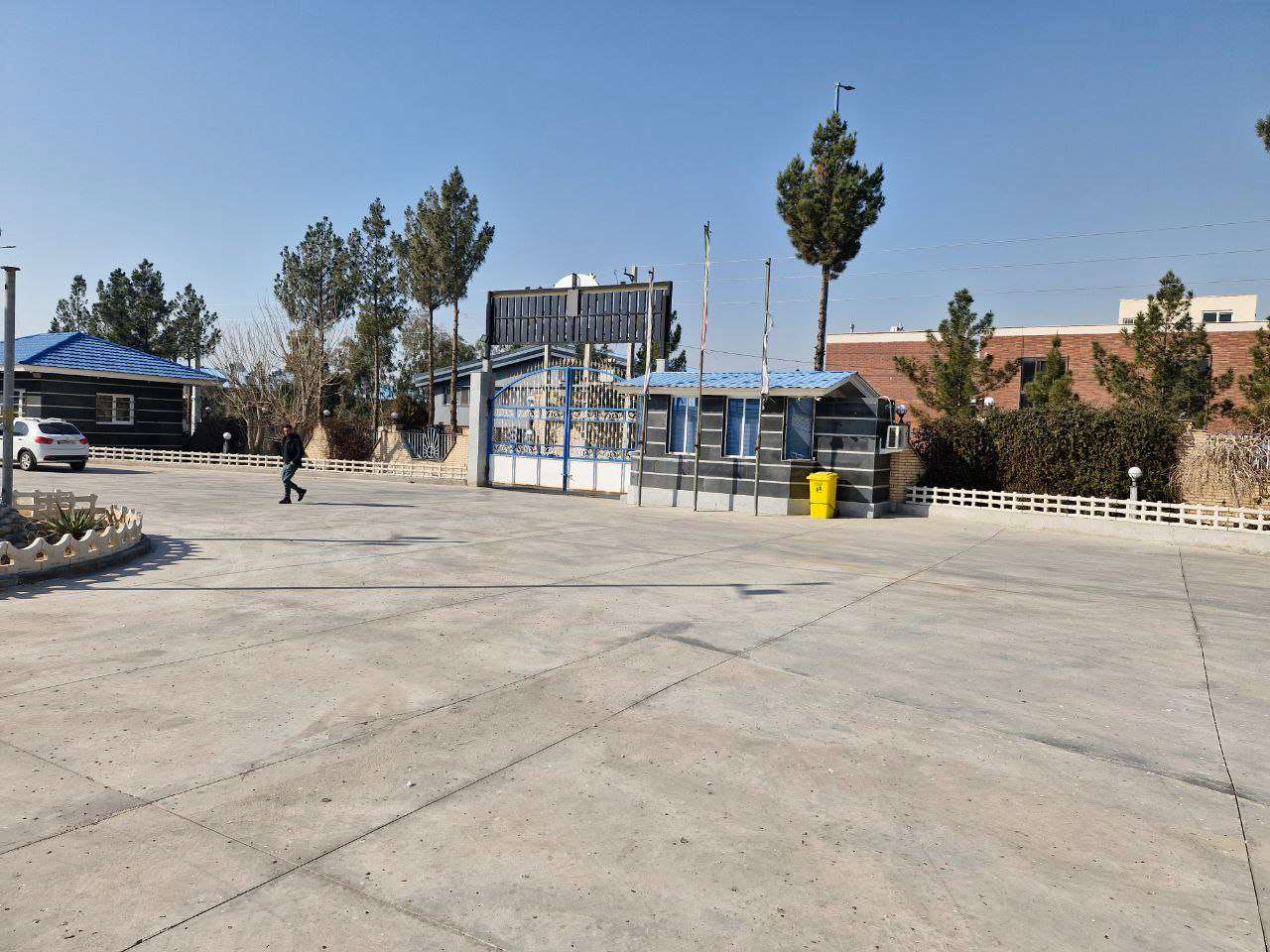 فروش کارخانه تولید بستنی با تجهیزات کامل - شهرک صنعتی خوارزمی 1500 متر _ املاک صنعت سوله