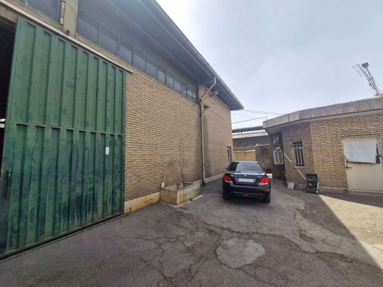 فروش سوله صنعتی ۱۰۶۴ متری در شهرک صنعتی عباس‌آباد _ املاک صنعت سوله