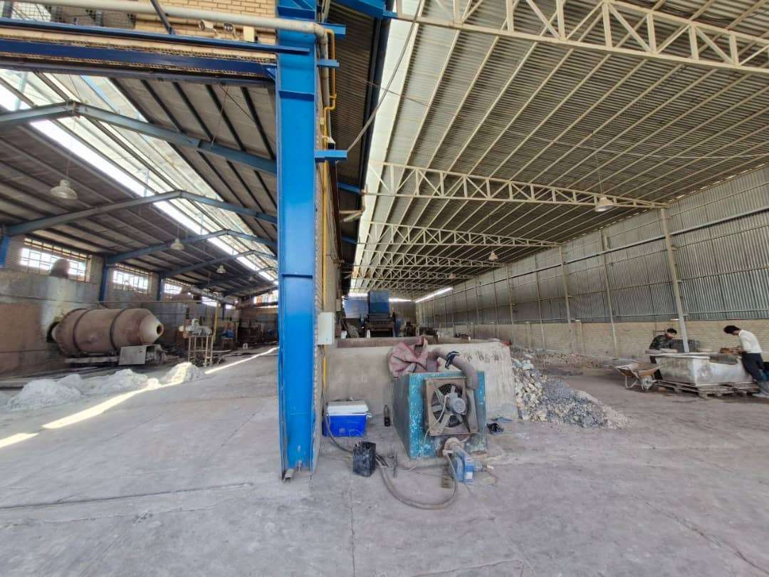 فروش کارخانه تولید شمش سرب با پروانه معتبر - شهرک صنعتی عباس‌آباد 800متر _ املاک صنعت سوله