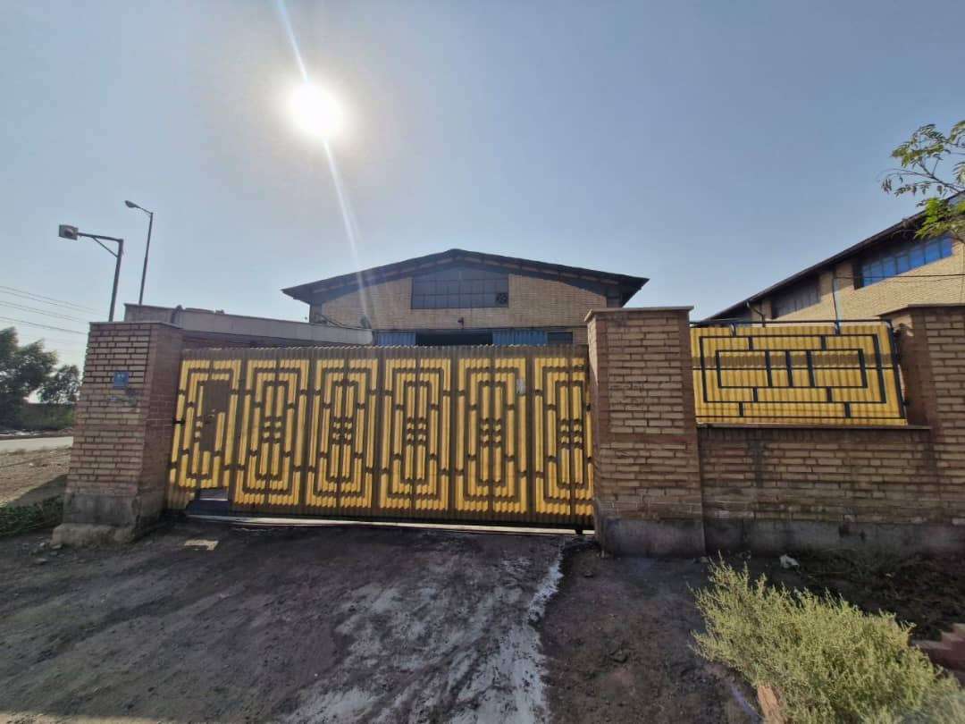 فروش سوله فلزی فعال با پروانه بهره‌برداری - شهرک صنعتی ایوانکی 600 متر _ املاک صنعت سوله