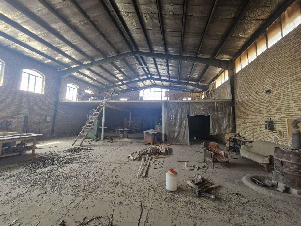 🏭  فروش سوله تولید چوب - شهرک صنعتی پایتخت ۶۰۰ متر _ املاک صنعت سوله