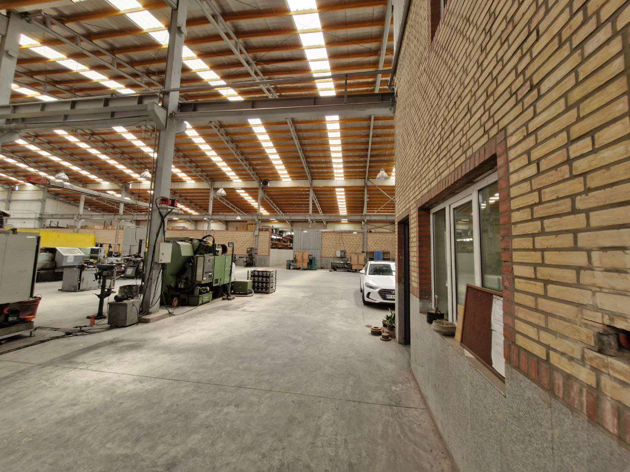 فروش سوله تولید قطعات سنگین خودرو با ظرفیت بالا - شهرک صنعتی شنزار 4000 متر _ املاک صنعت سوله