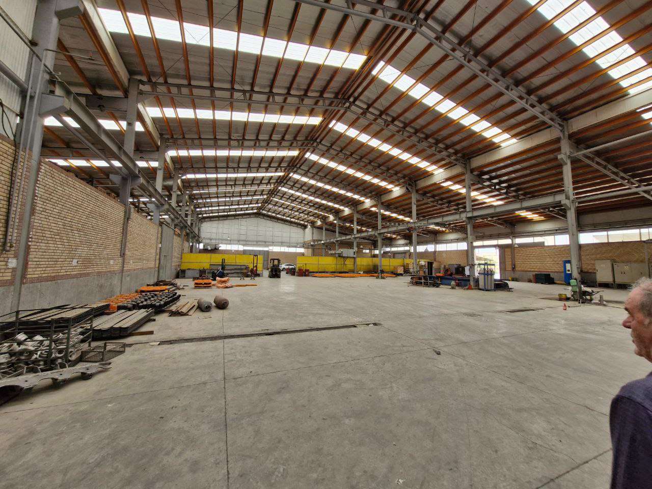 فروش سوله تولید قطعات سنگین خودرو با ظرفیت بالا - شهرک صنعتی شنزار 4000 متر _ املاک صنعت سوله